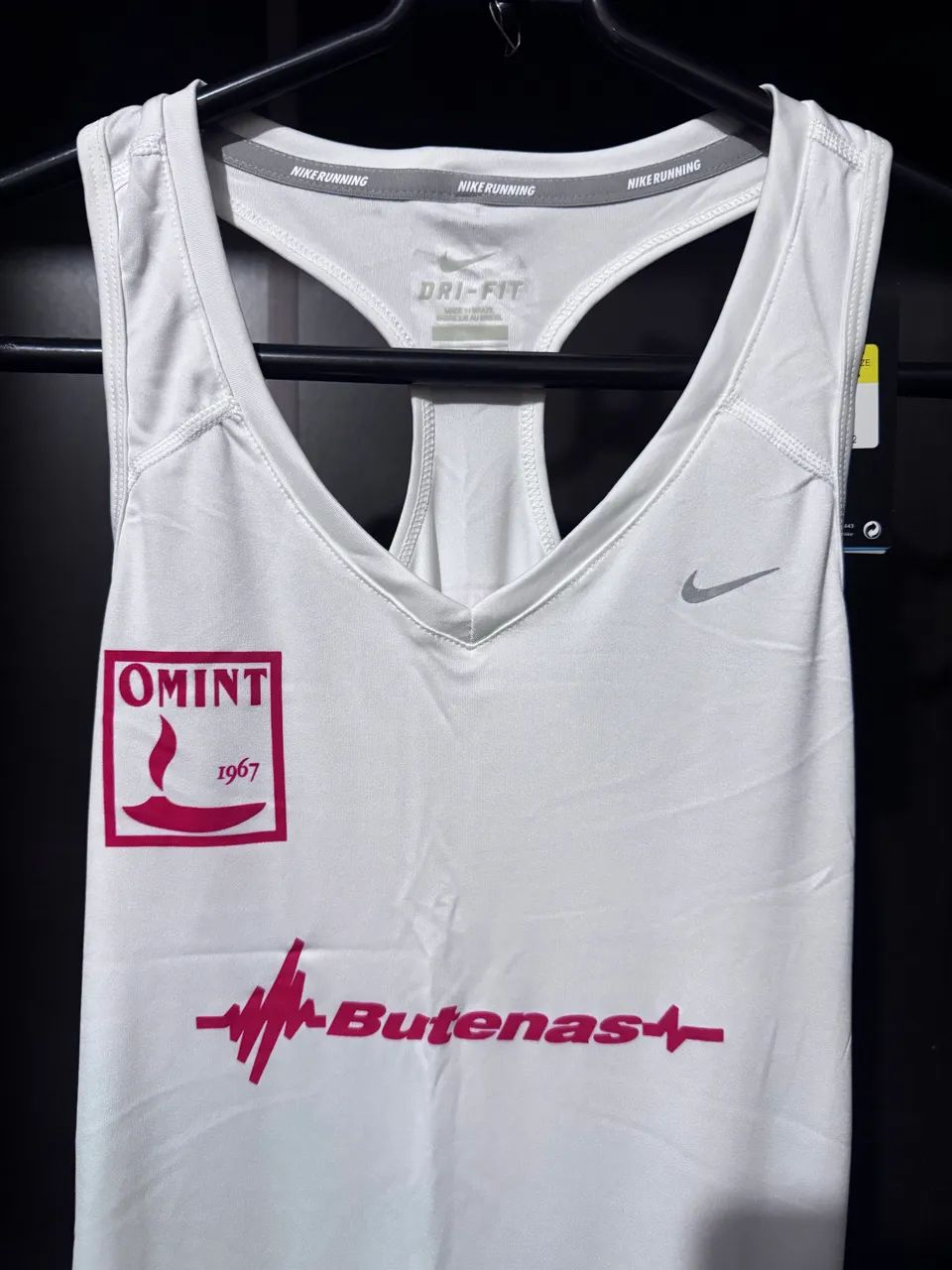 Regata Nike Corrida Dri-Fit Tamanho M Feminino  - Foto 3