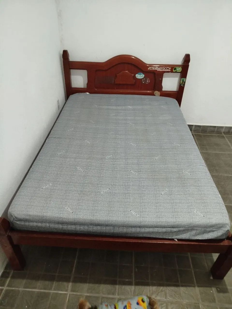 Cama de casal com colchão 