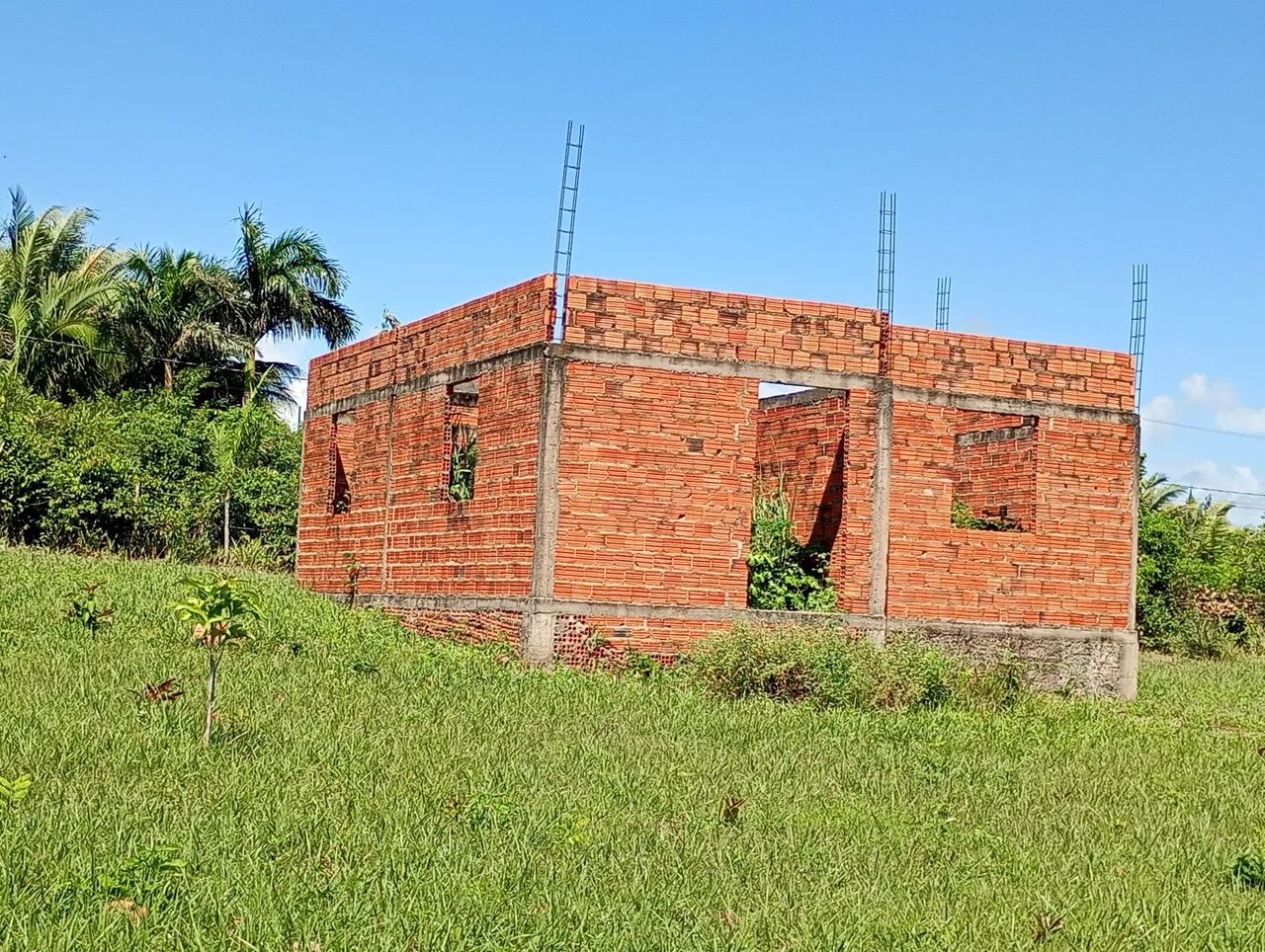 Vende-se terreno com quase quase adiantada - Foto 3