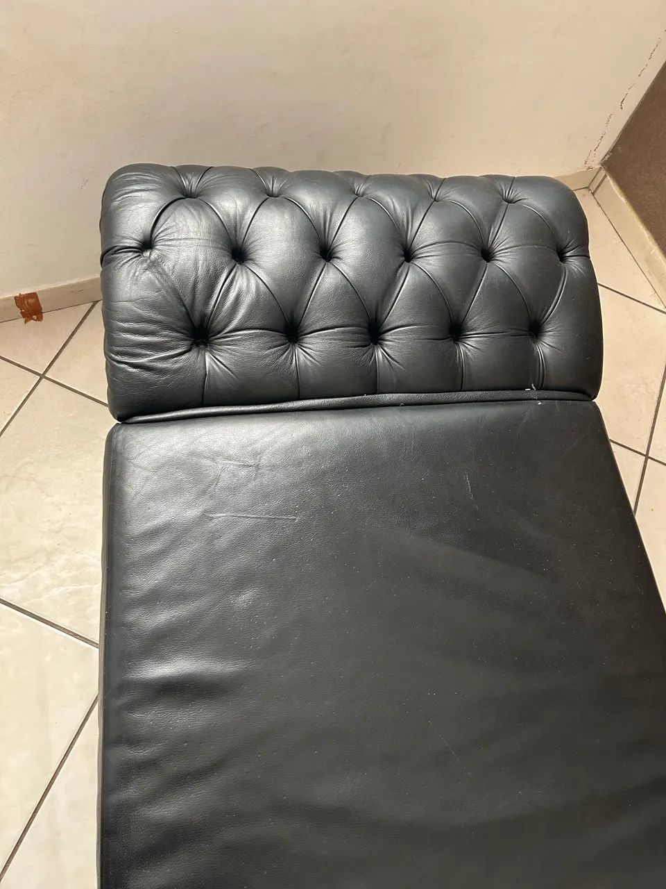 Divã de couro preto - novíssimo - Foto 3