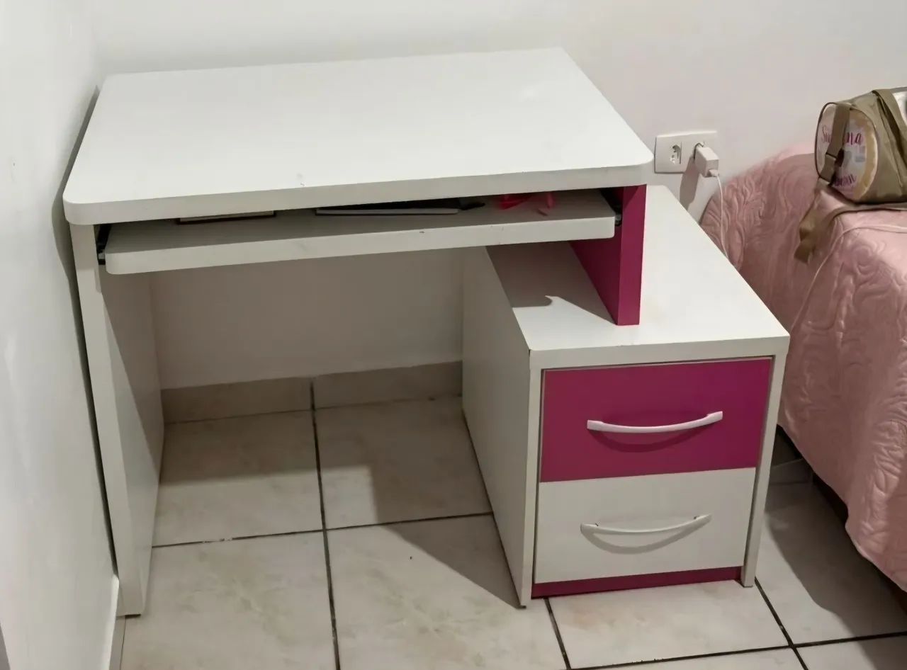 Mesa para computador.