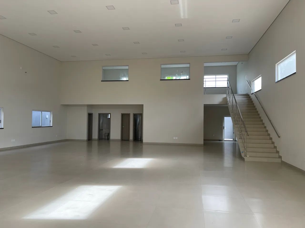 Sala comercial em fino acabamento  - Foto 2