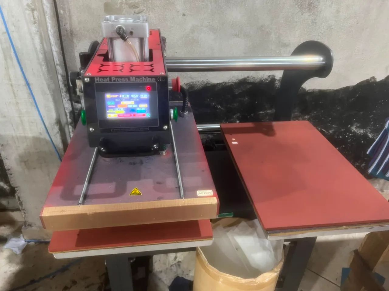 Prensa térmica pneumática automática  - Foto 3