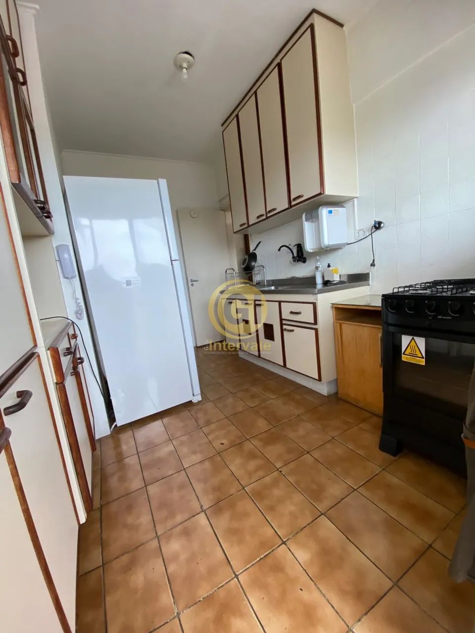 Vendo Apartamento com cômodos amplos e arejados, todo planejado no Edifício Mansão do Vale - Foto 3