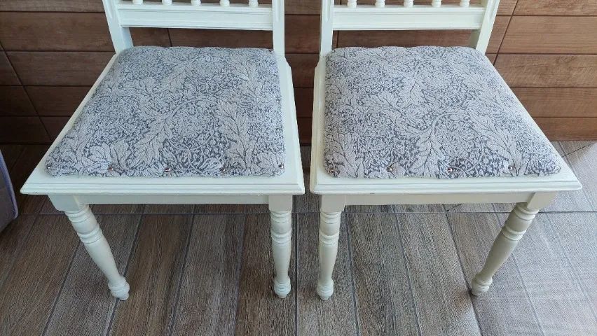 Par de Cadeiras Off-white/Bege Provençais Clássicas em Madeira com Estofado Floral - Foto 5