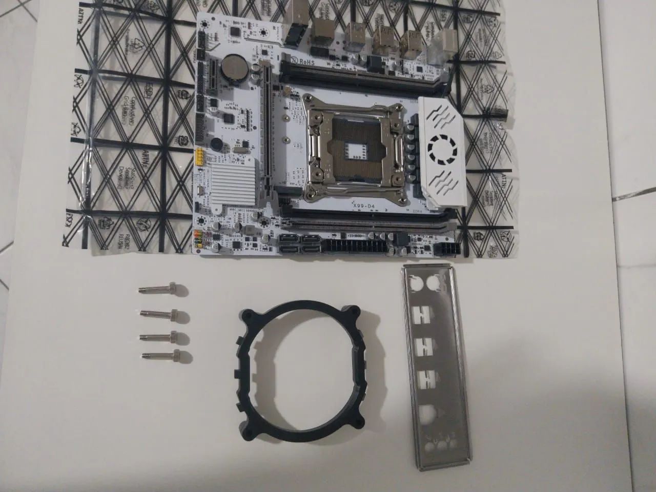 Placa mãe X99 qiyida d4 (COM DEFEITO) - Foto 4