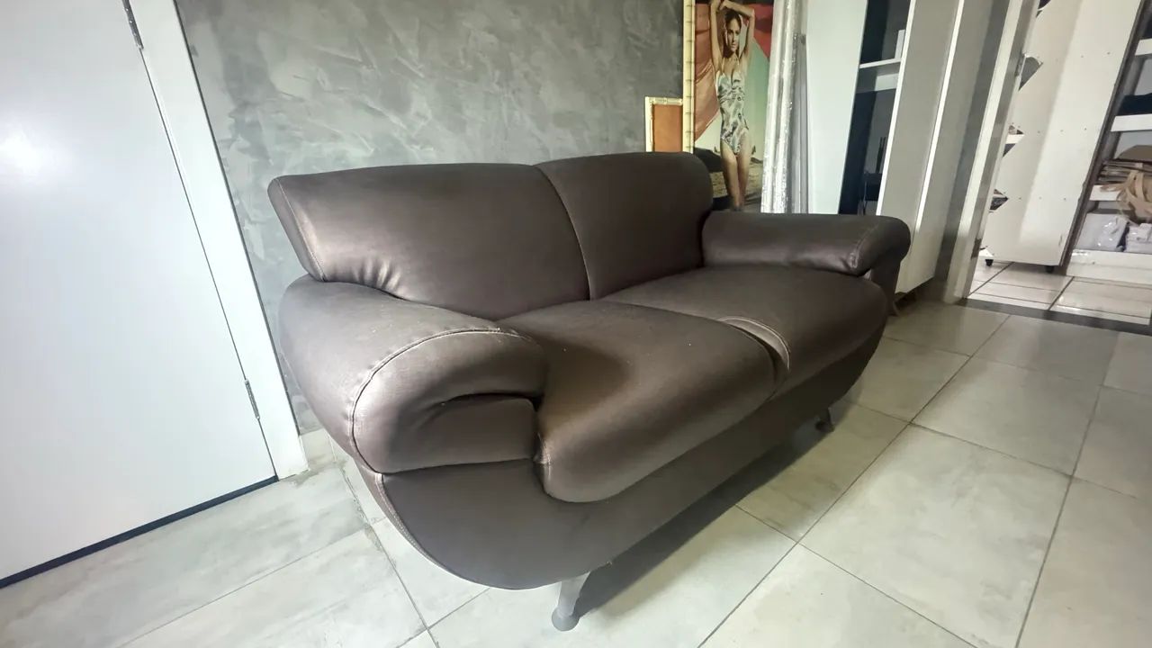 Sofá dois lugares moderno