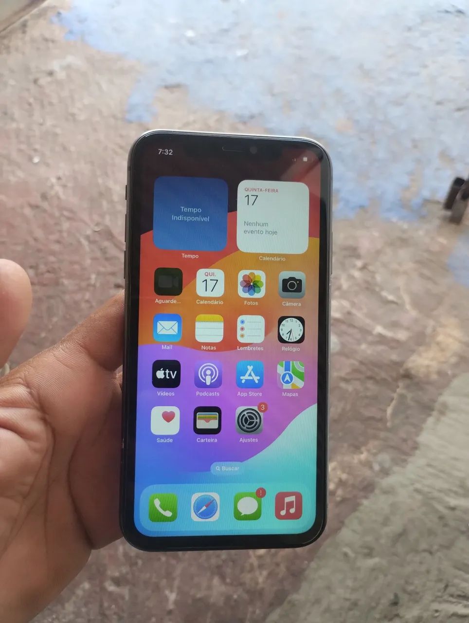 Vendo iPhone 11. Com 128GB. Chip offf - Foto 2