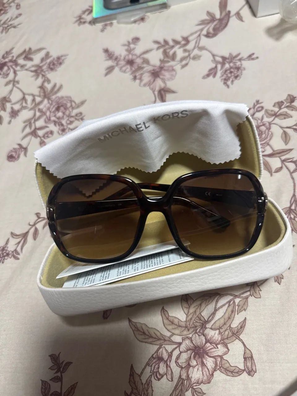 Óculos de sol Michael Kors 