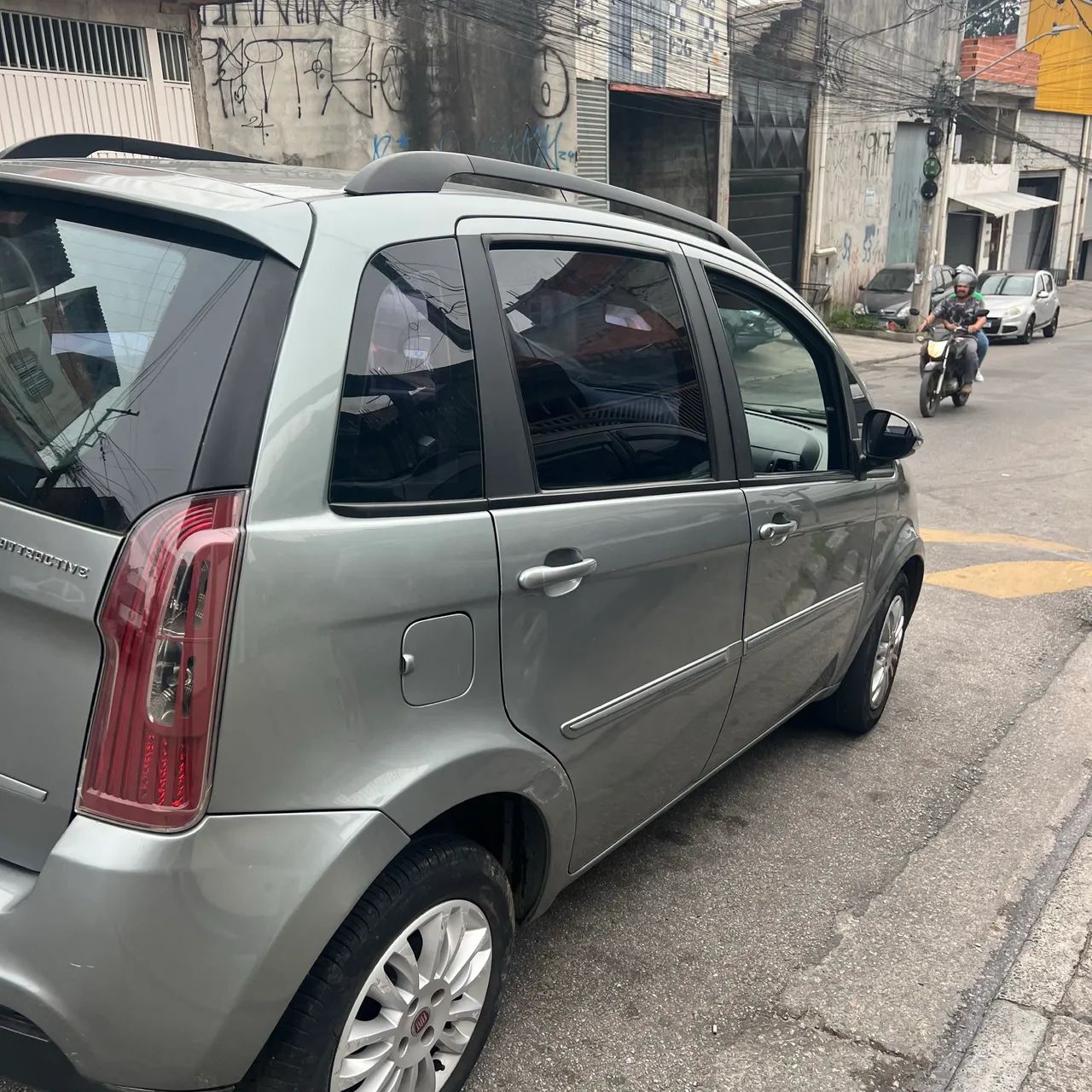 Fiat Idea Attractive 1.4 Fire Flex 8V 5P 2011 - Foto 3
