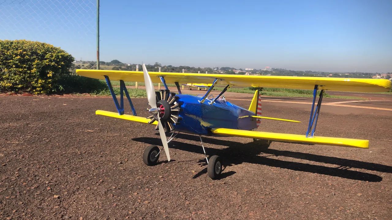 Vendo aeromodelo stearman PT17