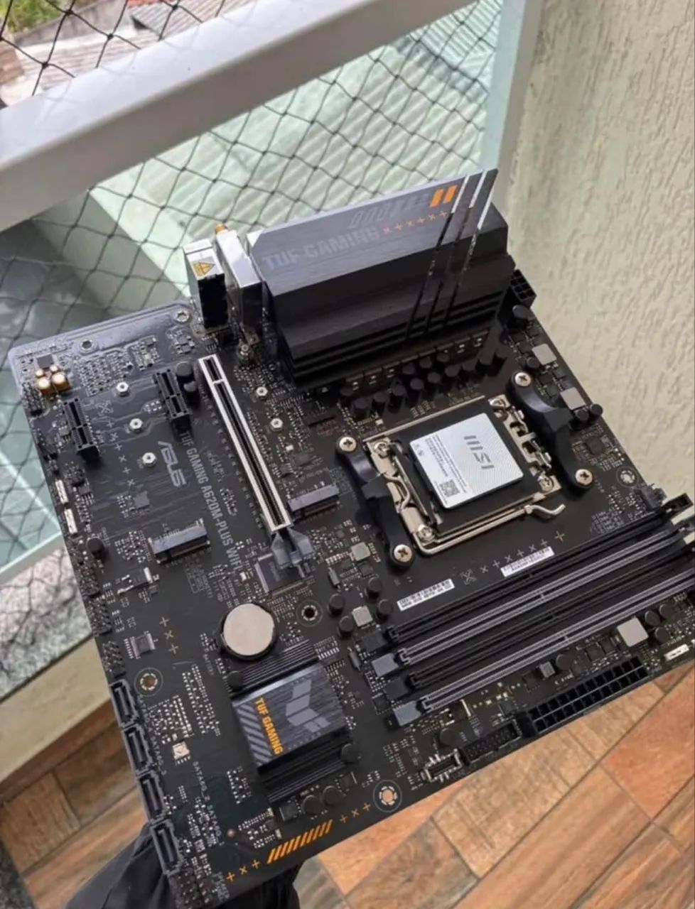 Placa mãe Asus TUF Gaming A620M-PLUS WIFI - Foto 2