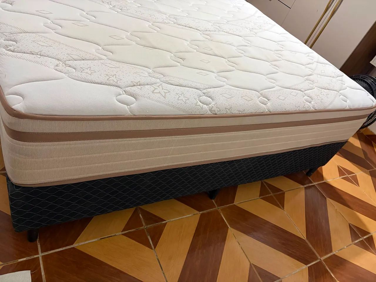 Cama de Casal Queen. Estado de novo. - Foto 2