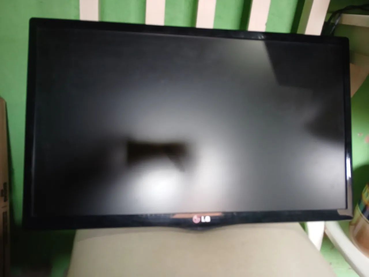 3 Monitores LG 22 Polegadas , 50,00 reais cada . 