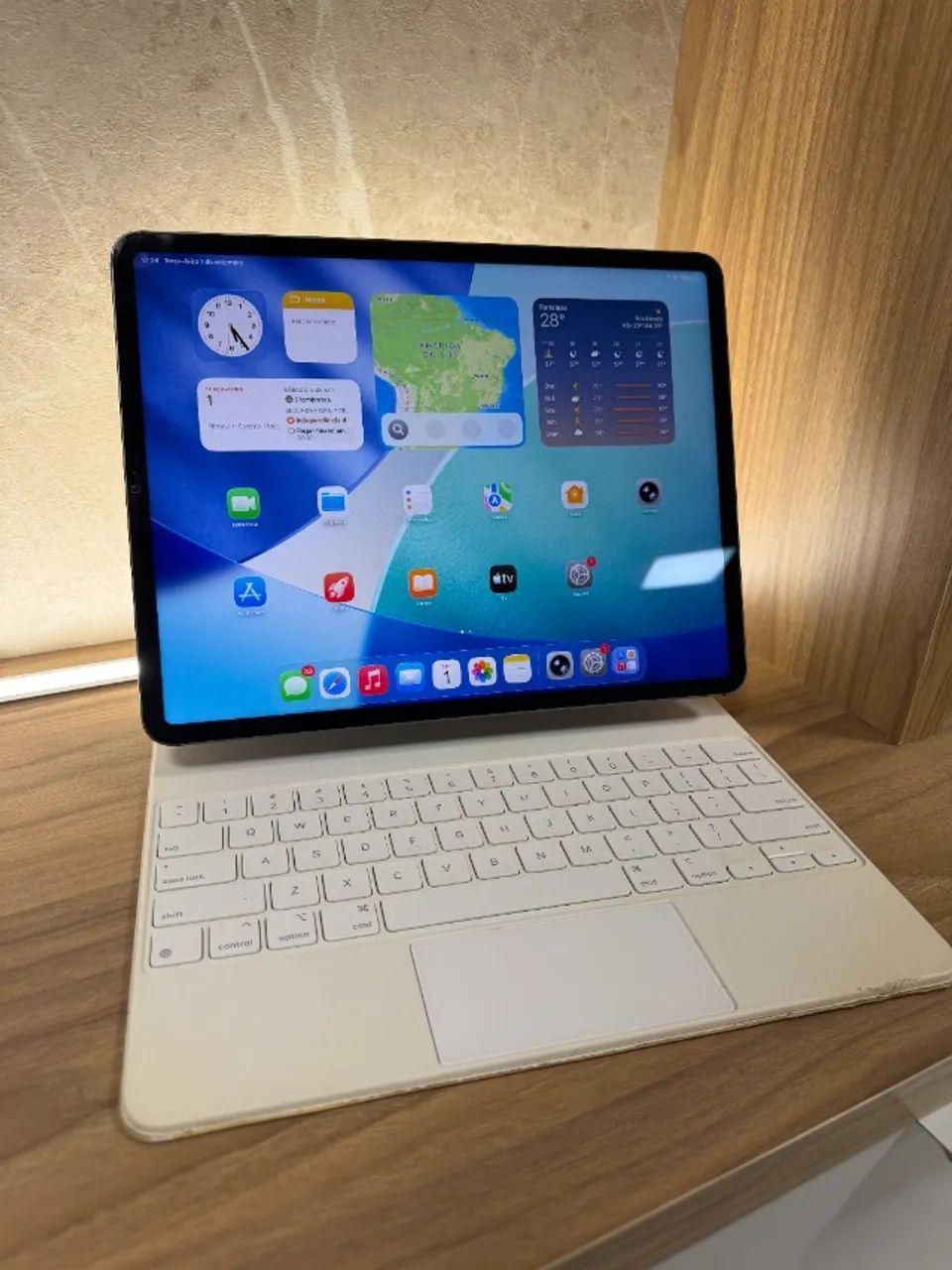 iPad Pro 12,9 5ª Geração M1 256GB Cellular + Capa Teclado