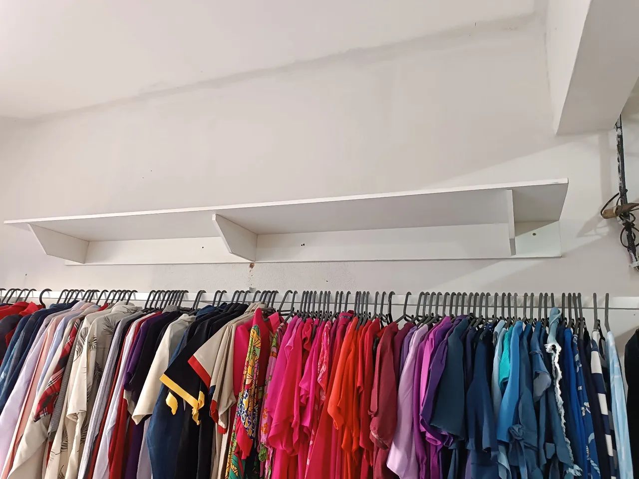 Prateleira em MDF super resistente pouca abusada  - Foto 2