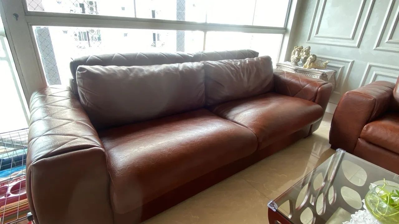 Vendo sofá de corino, com pouco uso. - Foto 4