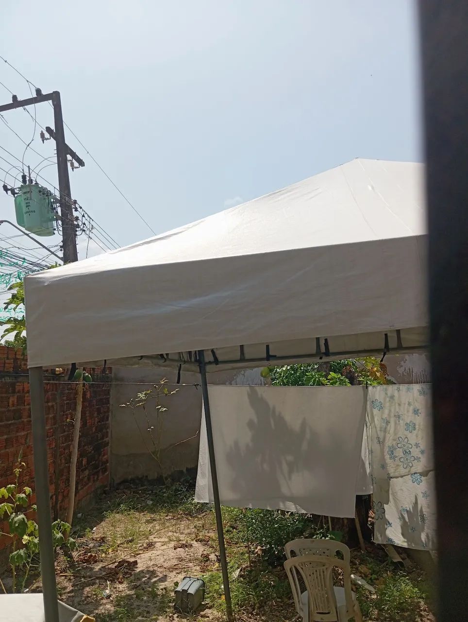 Tenda pirâmide montável