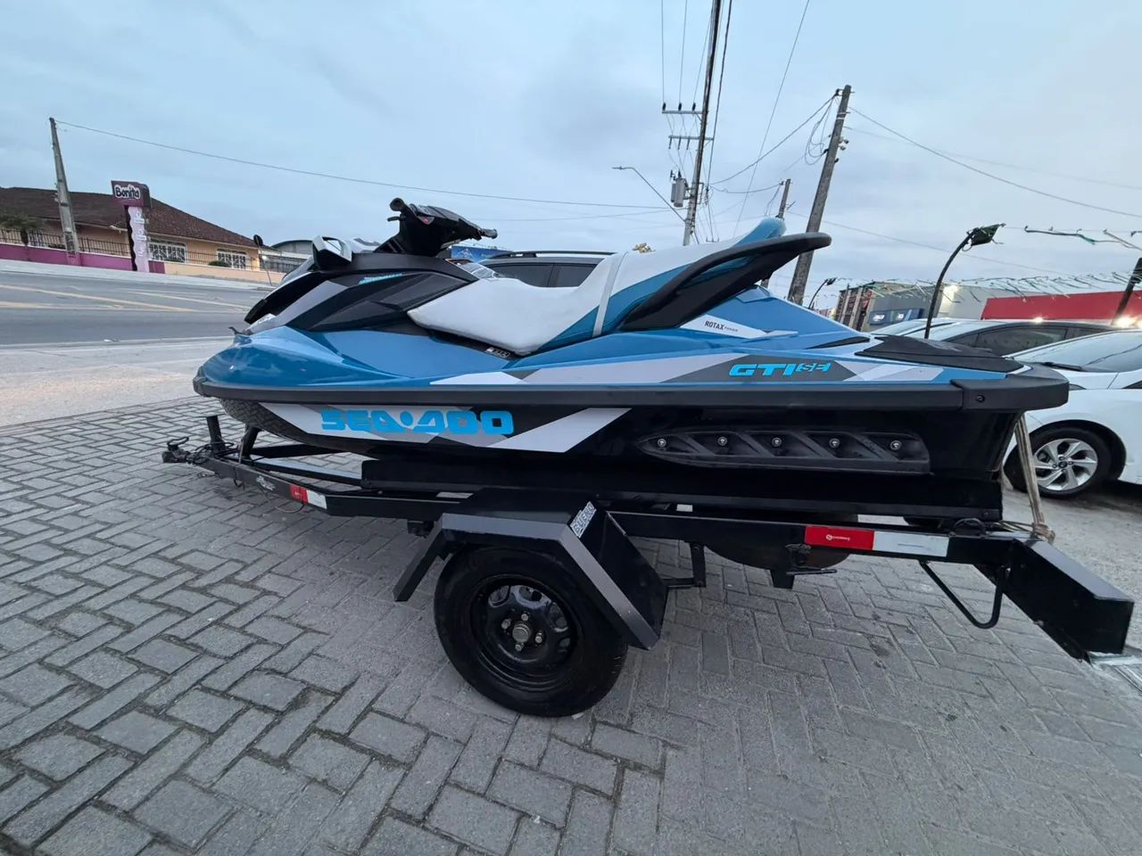 Jet-ski 