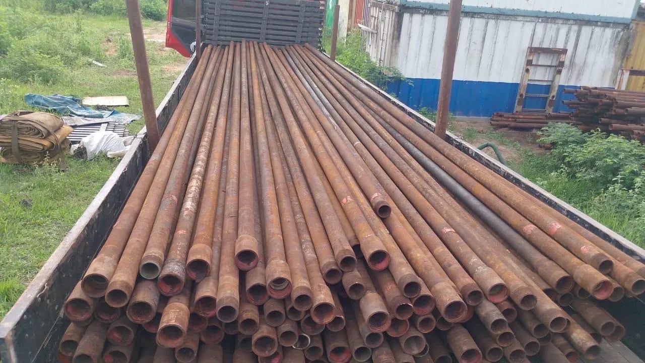 Tubos padrão petrobras 2 7/8 polegadas com 9,70 metros cada tubo - Foto 5