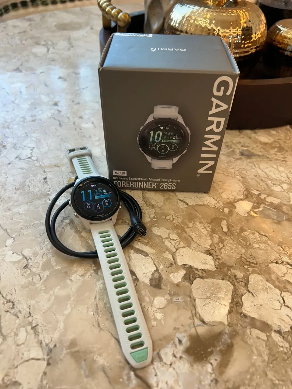 Garmin Forerunner 265S AMOLED + GPS - com caixa e carregador