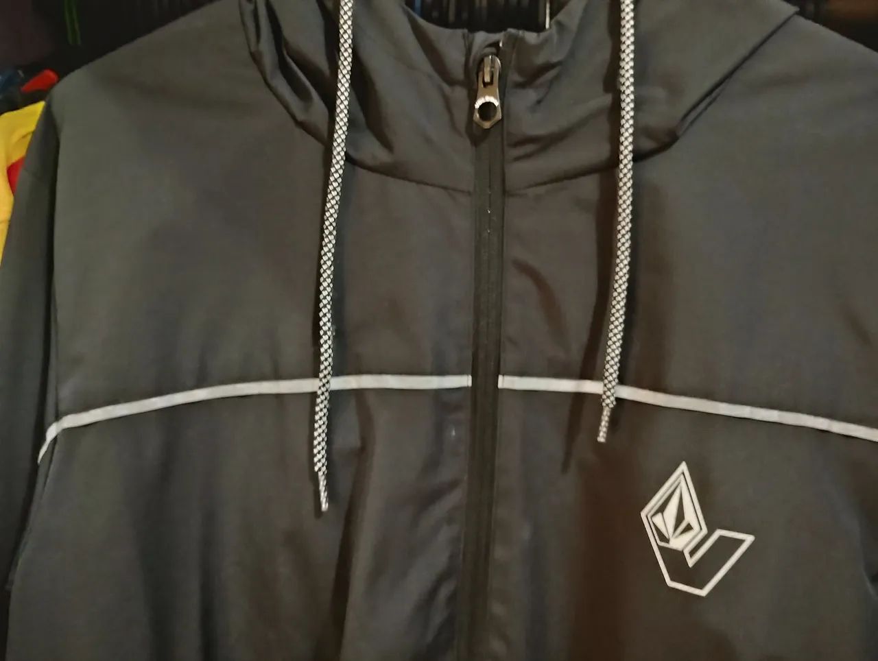 Jaqueta Volcom impermeável. - Foto 2