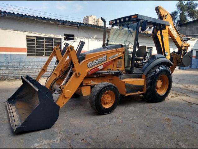 Retroescavadeira Case 580 - Foto 5