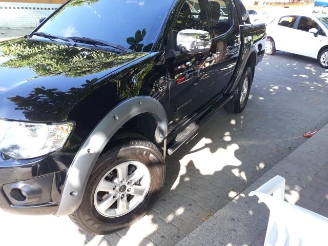 L 200, 4x4 preta, GLS à diesel, muito conservada, pneus em ótimo estado - Foto 4