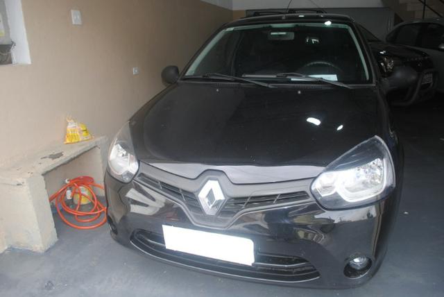 Clio 2015 preto