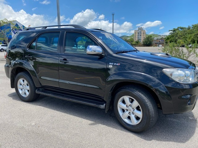 TOYOTA HILUX SW4 DIESEL 4X4 BLINDAGEM 3A 7 LUGARES 2010 ÚNICO DONO