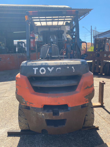Empilhadeira Toyota FG40 2012 4t triplex 2600h - Foto 2
