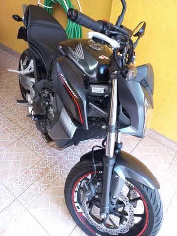 VENDO UMA CB 650F 25/15