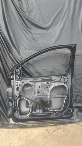 Porta Dianteira Direita Ford Ka 2015 c/ Detalhe