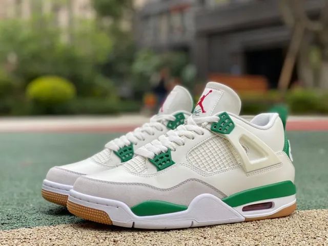 Jordan 4 Retro SB 