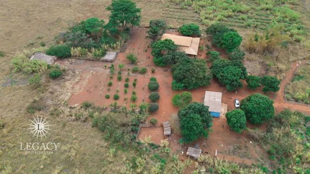 Fazenda para Venda - RA IV Brazlândia / DF no bairro Centro, 4 dormitórios,  sendo 2 suítes, 4 banheiros, área total 450.000,00 m², área construída  450.000,00 m², área útil 450.000,00 m², terreno 450.000,00 m²