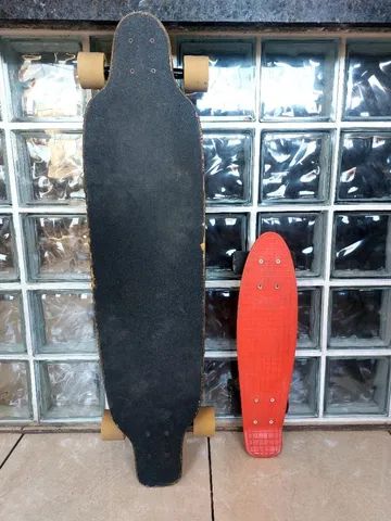 Dois skates longboards