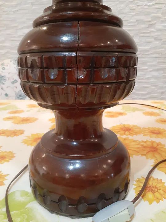 Abajur de madeira maciça  - Foto 3
