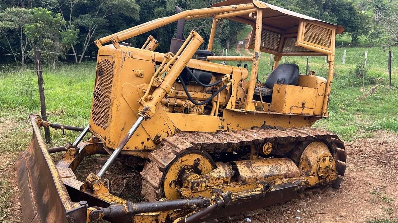 Trator de esteira caterpilla 