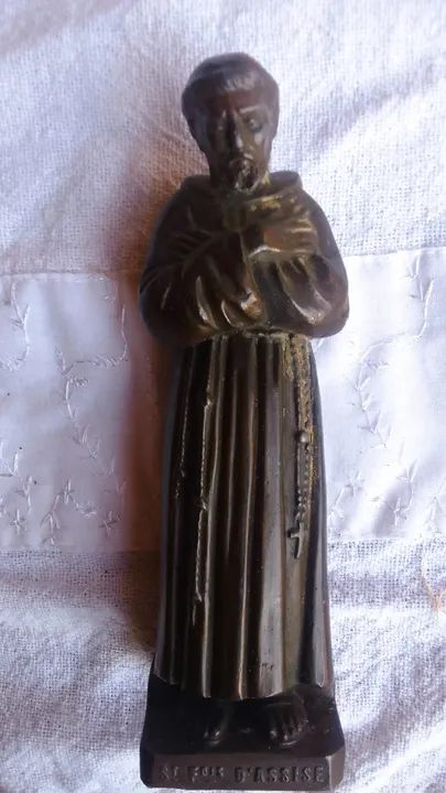 Antiga Escultura produzida Bronze francês cinzelado, representando São Francisco de Assis  - Foto 4