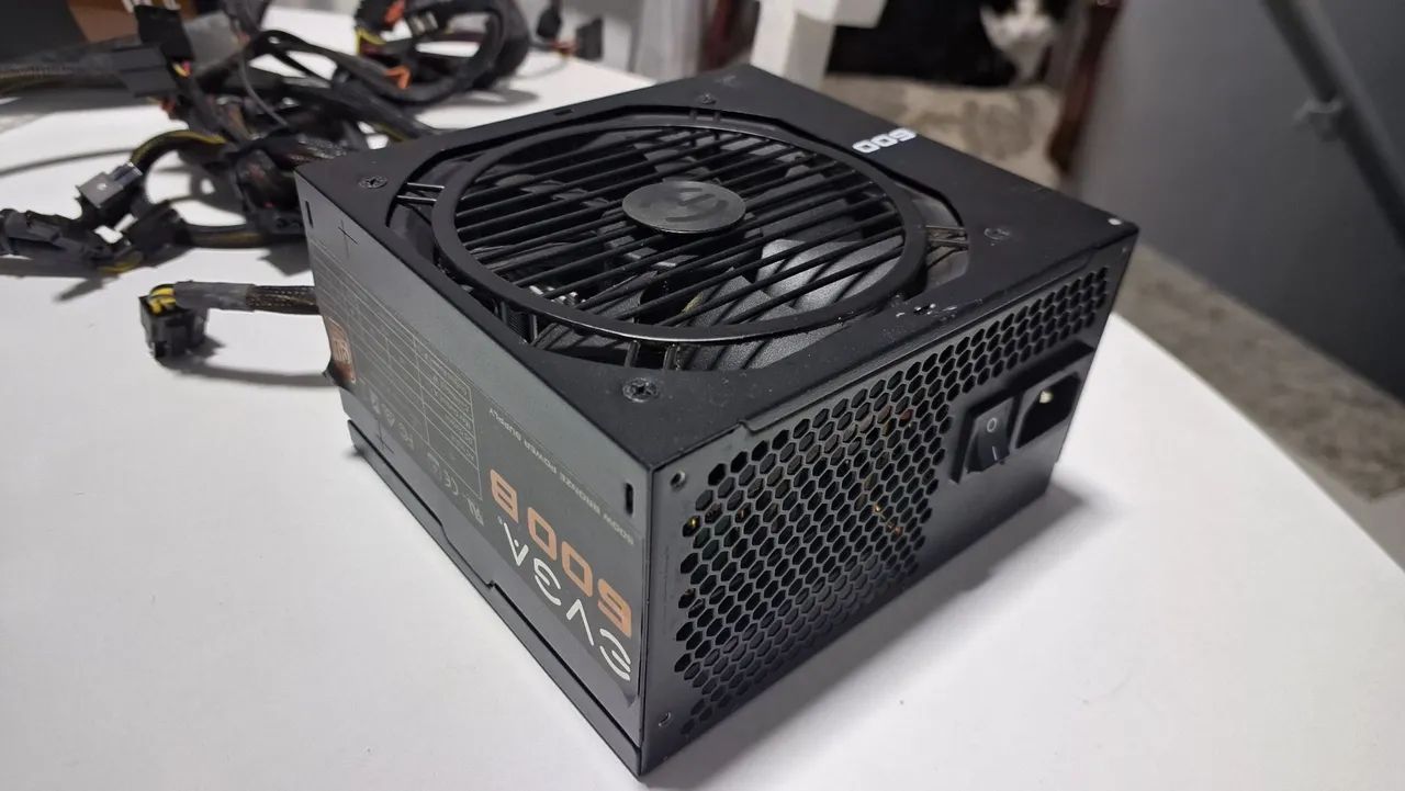 Fonte EVGA 600B 600W 80 Plus Bronze