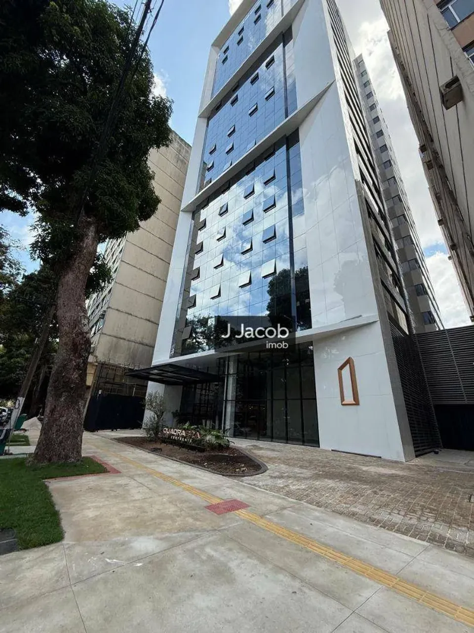Alugo Sala de 56 m² no Ed. Quadra Bras - bairro Nazaré