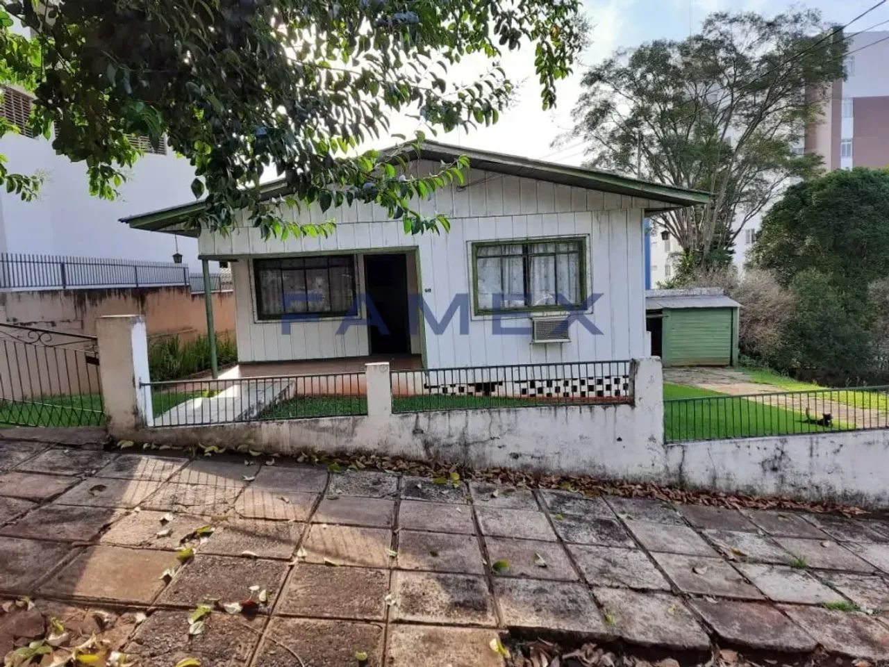 CASA COM ENORME TERRENO NO CENTRO - CA189 - Foto 2