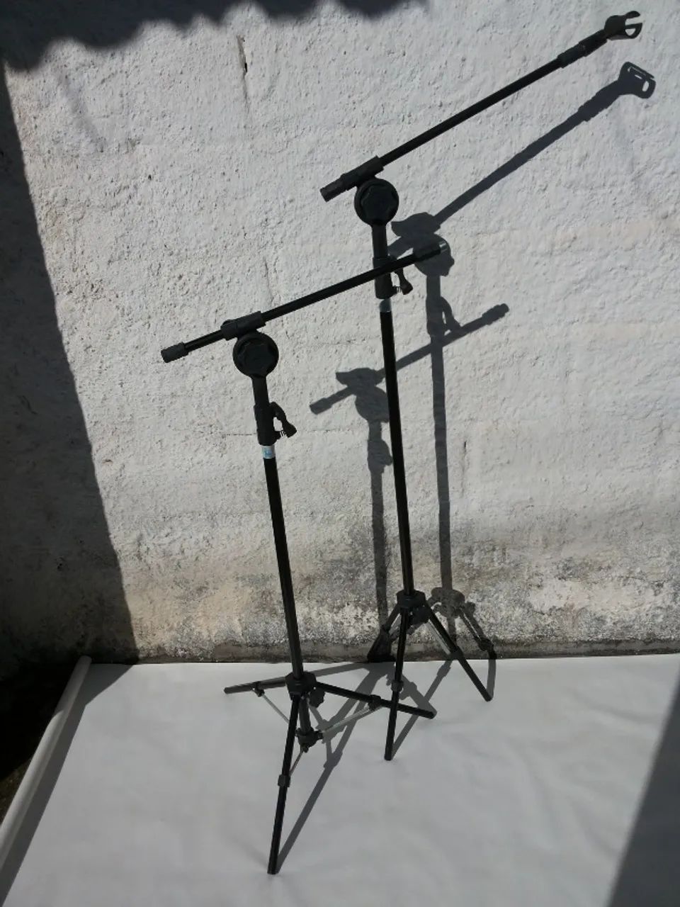 01 par de Tripé (Pedestal) de microfone 