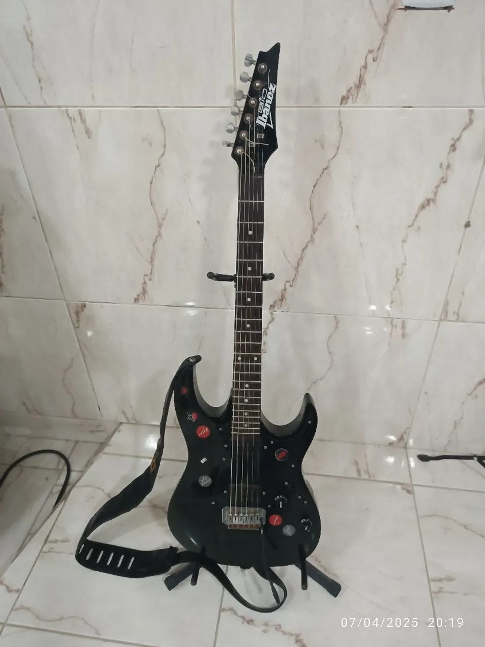 Guitarra Ibanez Elétrica