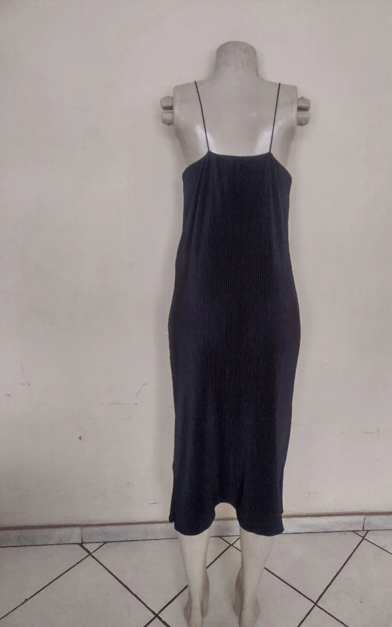 Vestido preto de alça Midi PP  - Foto 4