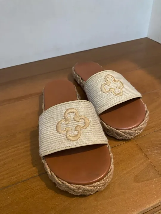 Sandálias Rasteirinhas Chinelo CAPODARTE Bege