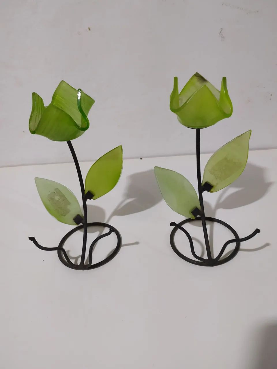 2 Porta velas decorativos em formato de flor