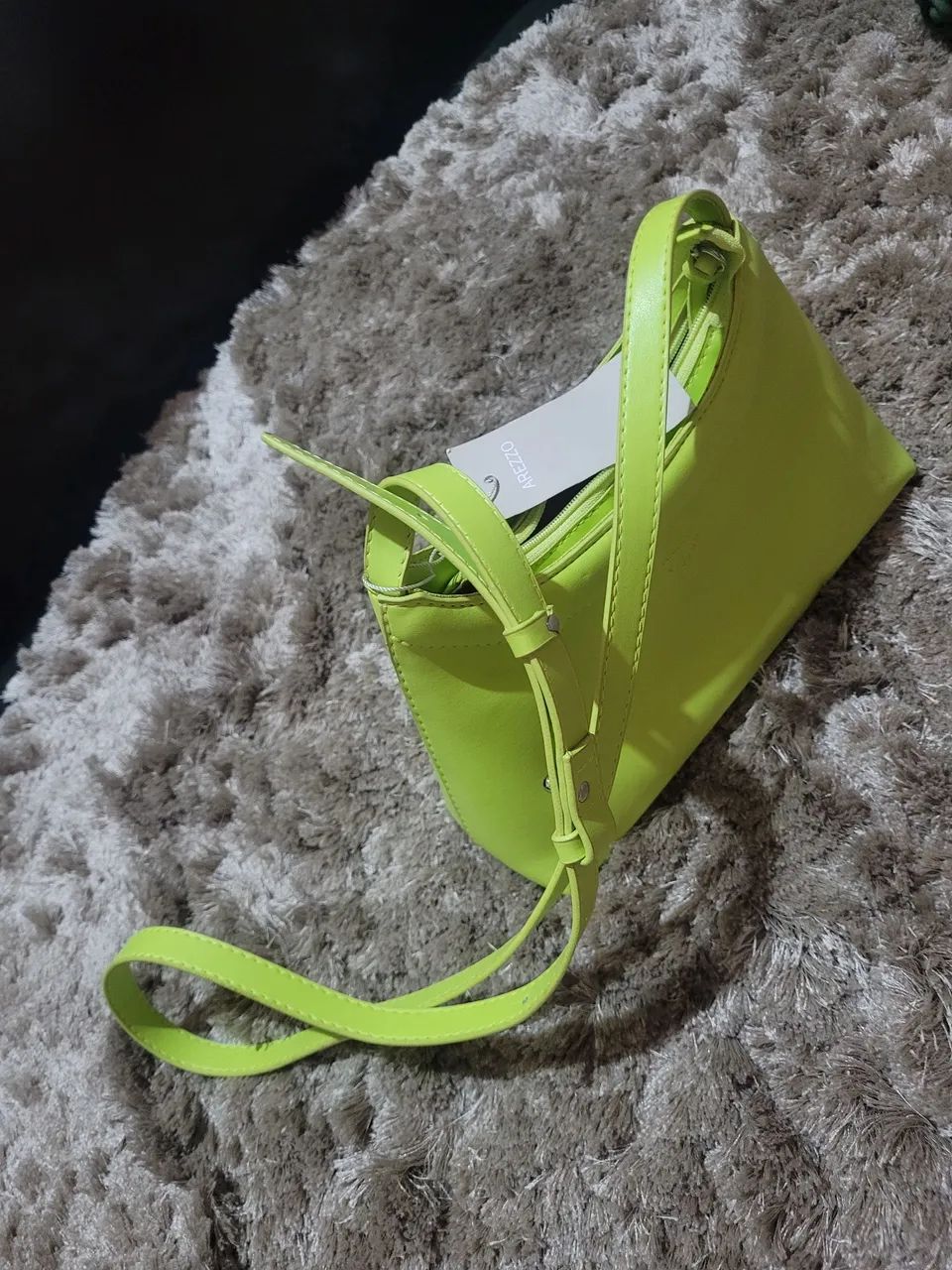 Bolsa Arezzo Verde Neon - Foto 3
