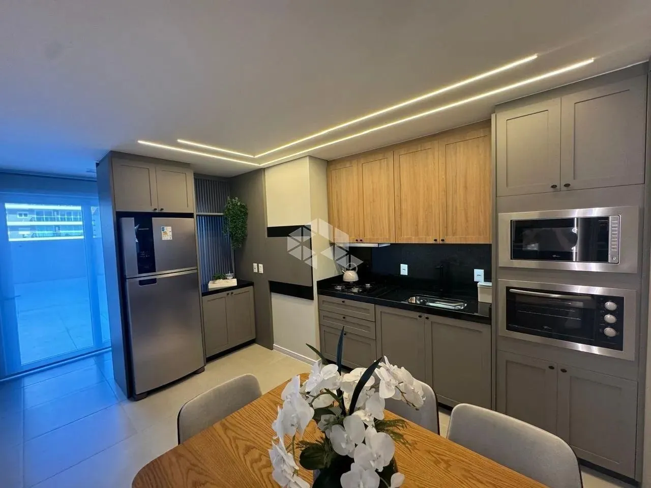Apartamento à venda em Capão da Canoa com 2 suítes - Terraço, rooftop completo e localizaç