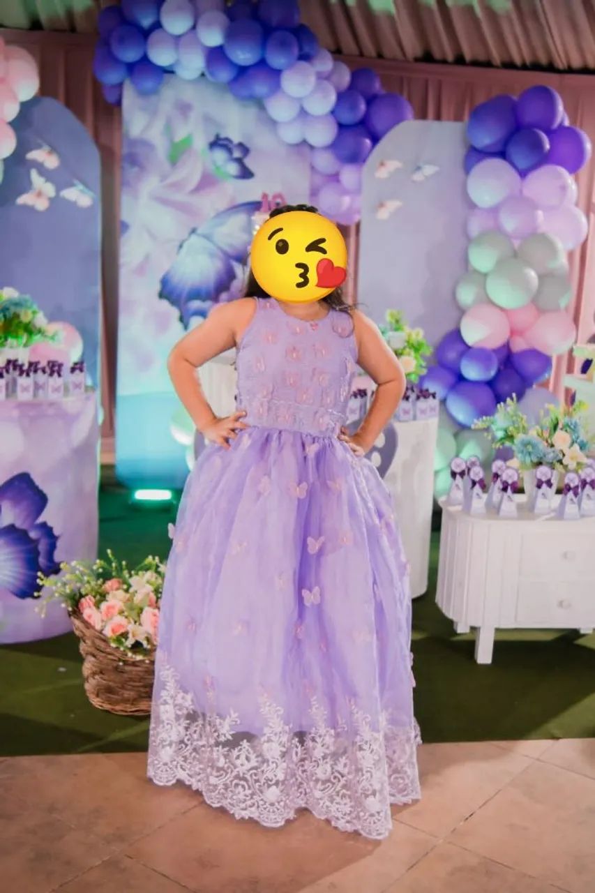 Vestido de festa infantil roxo com borboletas